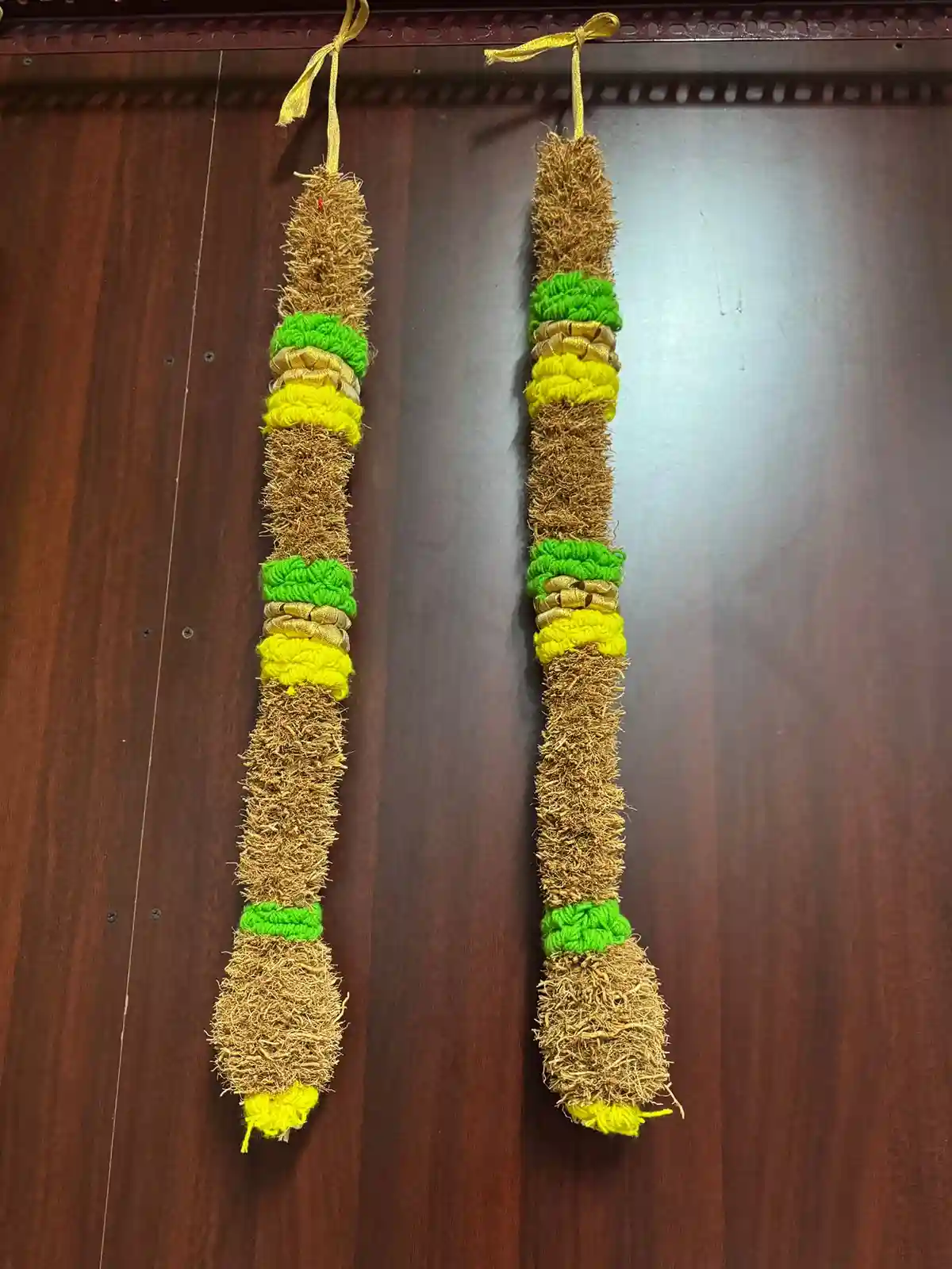 Vetiver  Andal Malai Style (2 Feet,(set of 2) / 24 -26 Inches each)