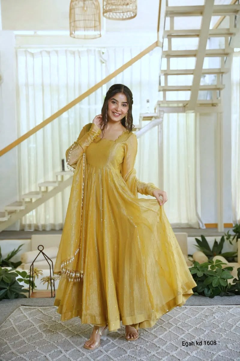 Elegant Salsa Silk Gown Set (SS01)