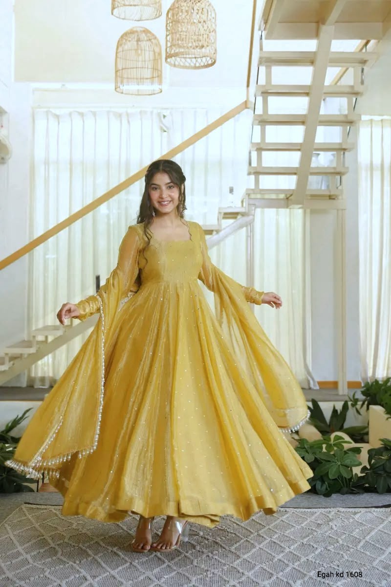 Elegant Salsa Silk Gown Set (SS01)