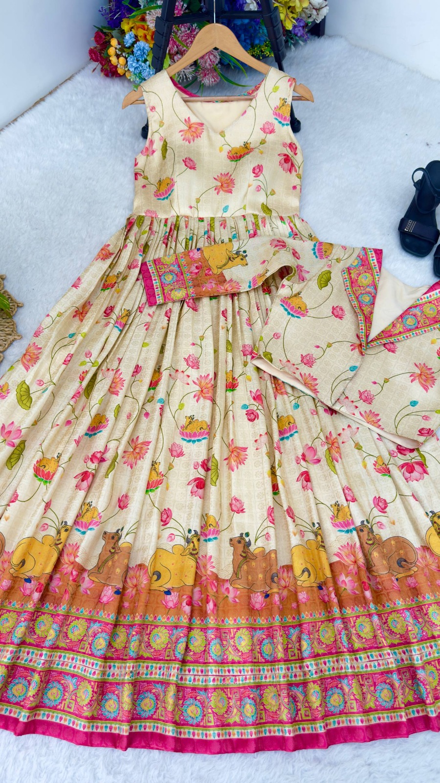 Viscos Soft Silk Gown with coat 🧥(GC01)