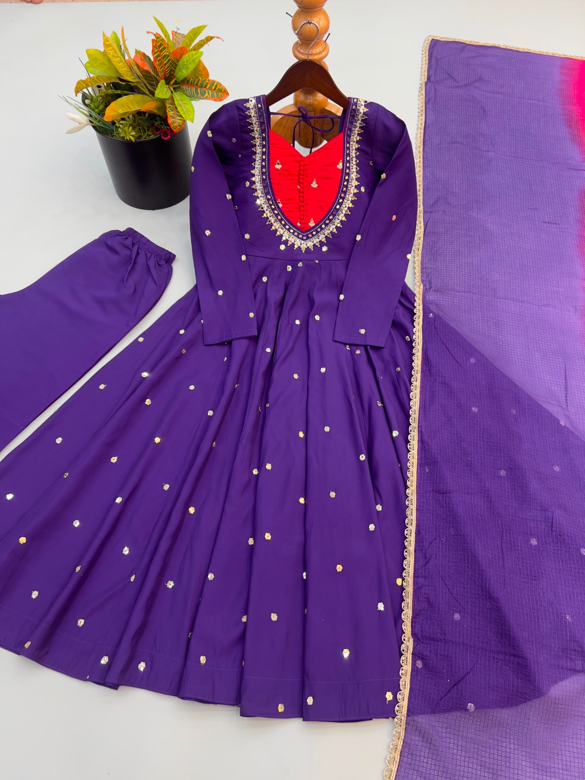 Roman Silk Embroidery Sequence with Real Mirror Work (RS001)