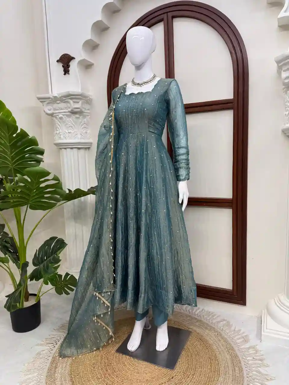 Elegant Salsa Silk Gown Set (SS04)