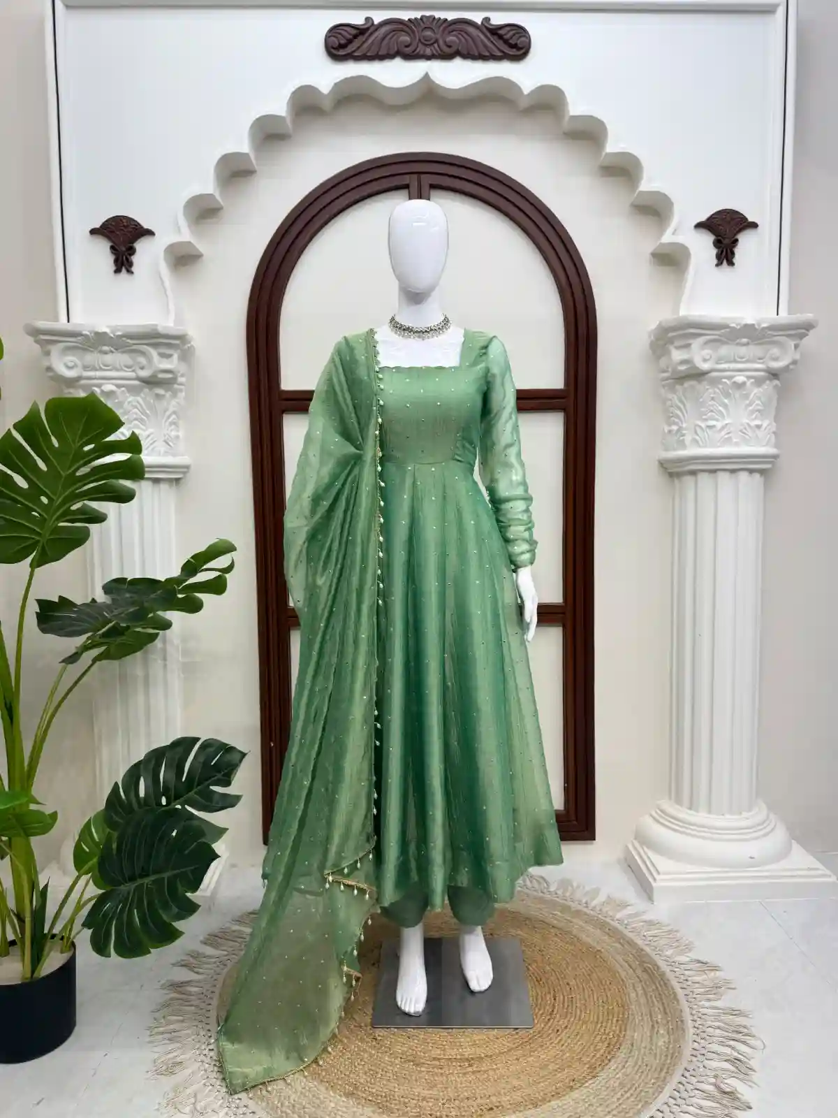 Elegant Salsa Silk Gown Set (SS02)
