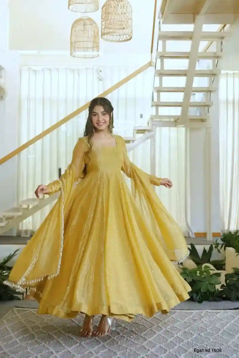 Elegant Salsa Silk Gown Set (SS01)