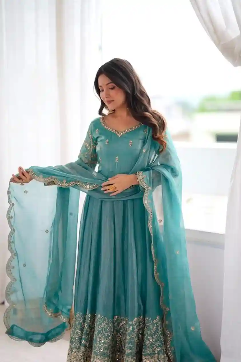 PREMIUM GOWN SET (G01)