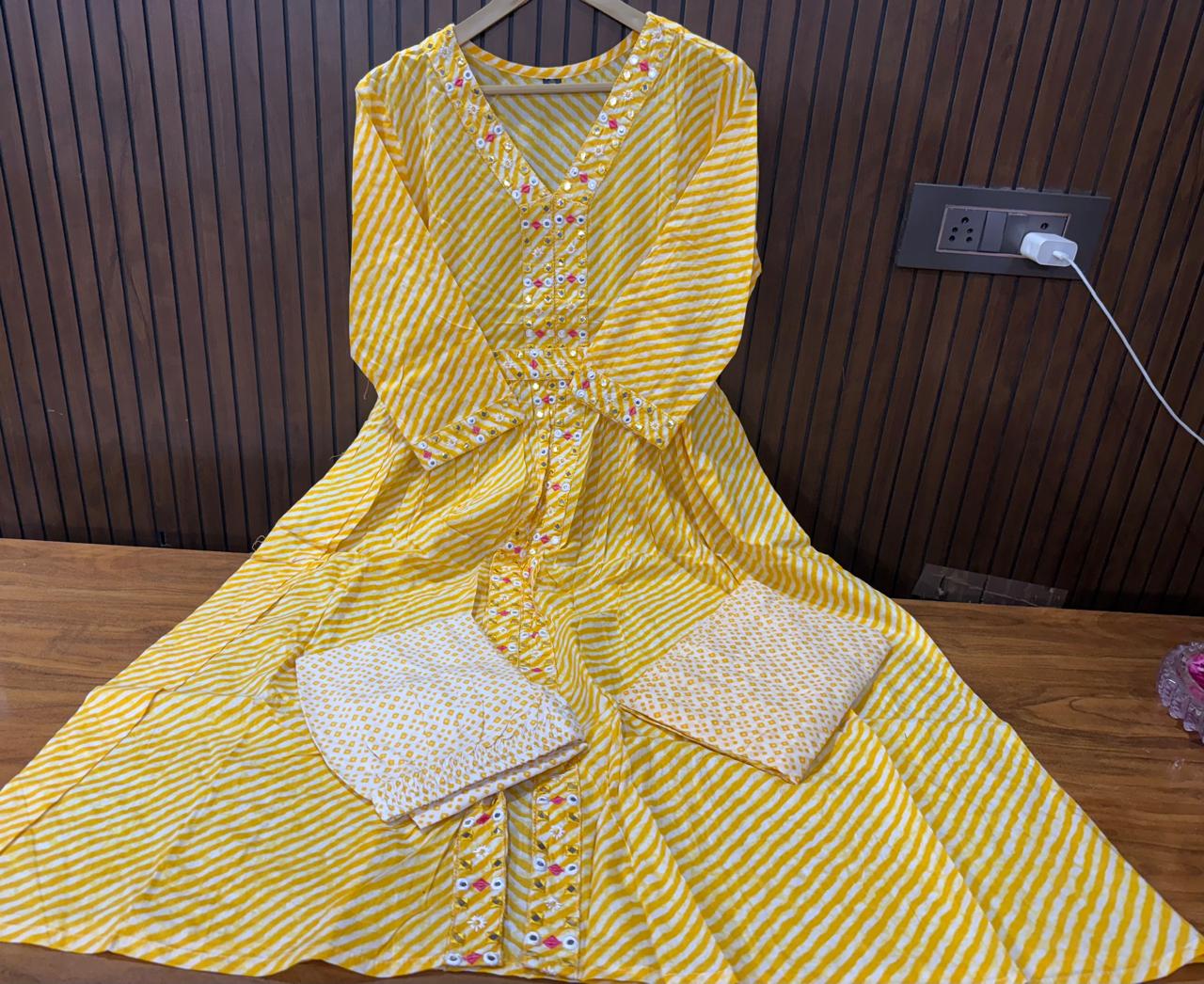 LHRIYA KURTA PENT WITH DUPATTA SUIT SET