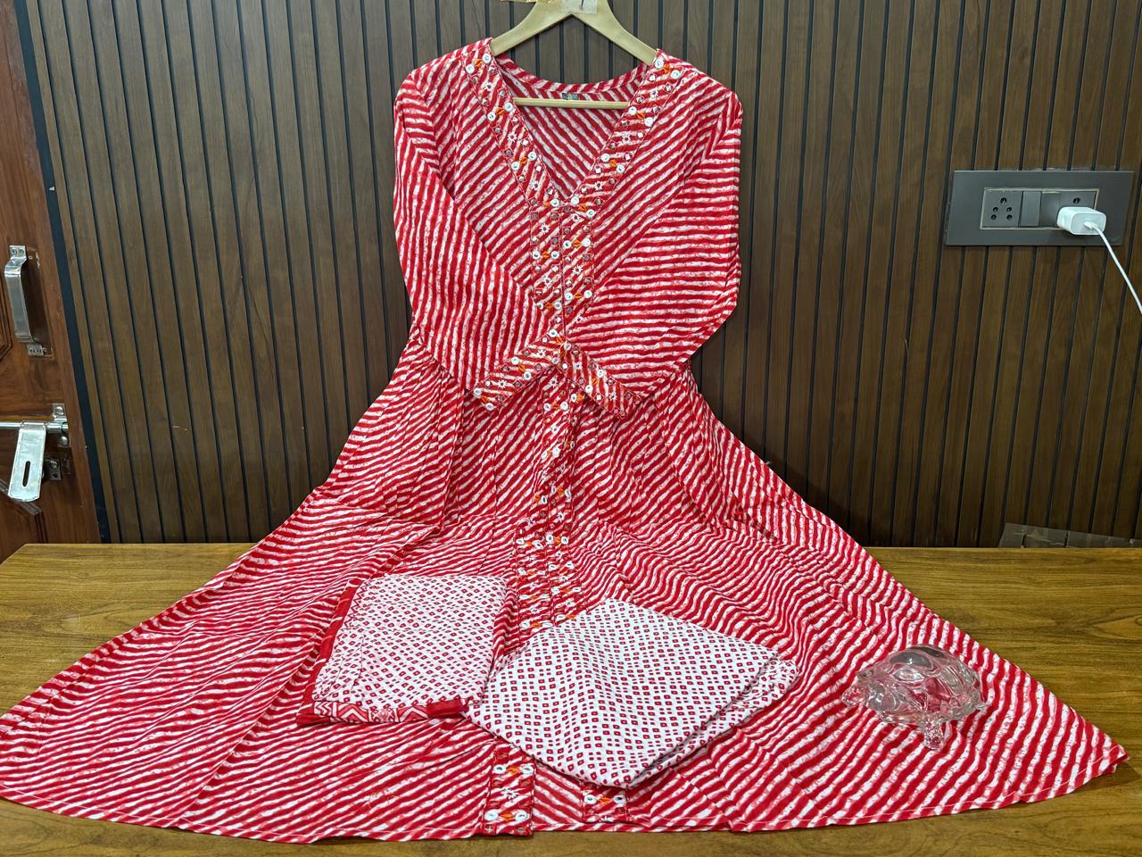 LHRIYA KURTA PENT WITH DUPATTA SUIT SET