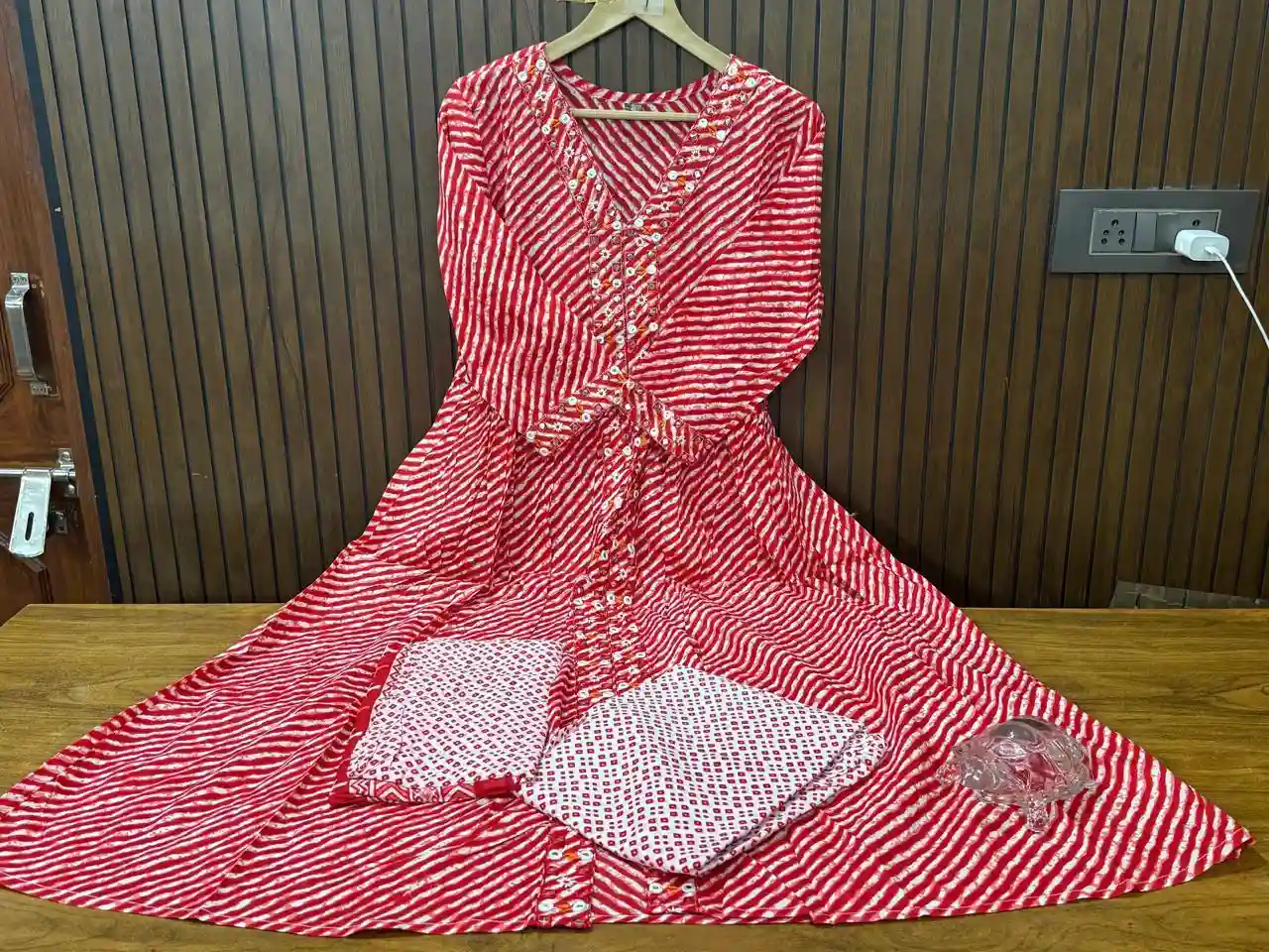 LHRIYA KURTA PENT WITH DUPATTA SUIT SET